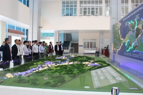 Phát triển kinh tế cửa khẩu, du lịch, dịch vụ góp phần nâng cao đời sống nhân dân